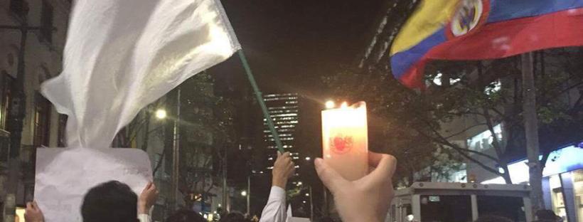 NINGUNA CANTIDAD DE OSCURIDAD PUEDE APAGAR TU LUZ